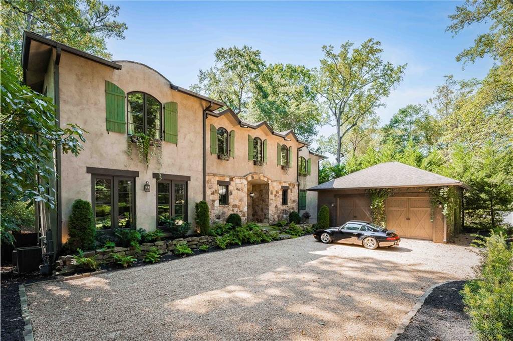 3118 W Roxboro Road NE