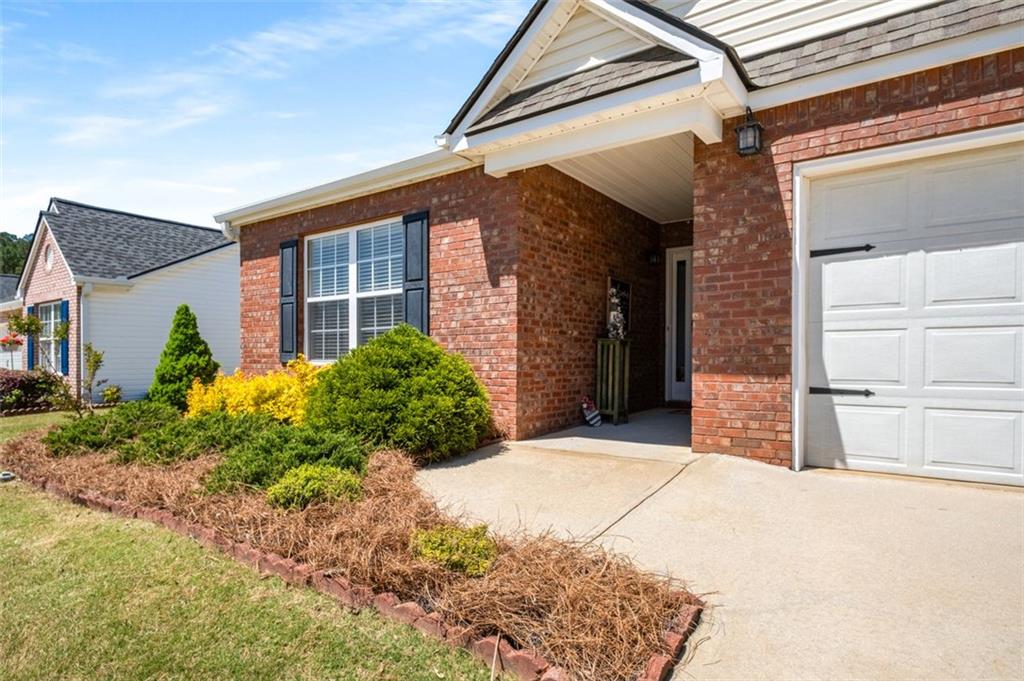806 VILLAGE Place