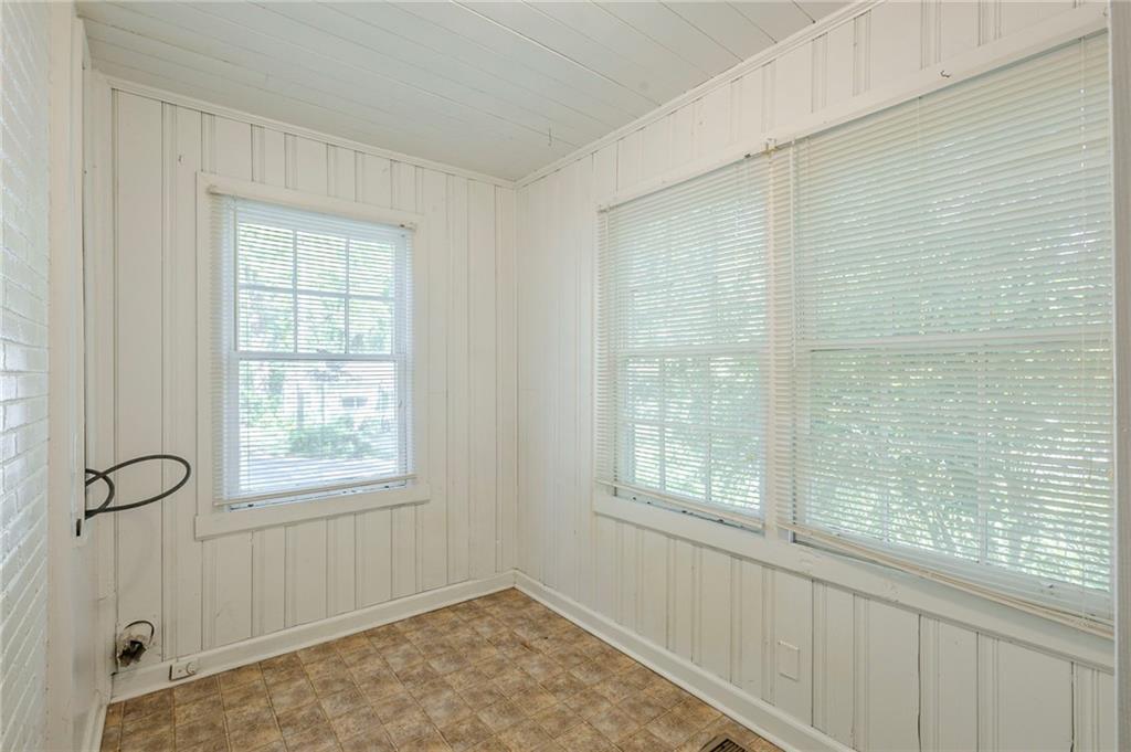 1328 Lockhaven Circle, Atlanta, Georgia image 17