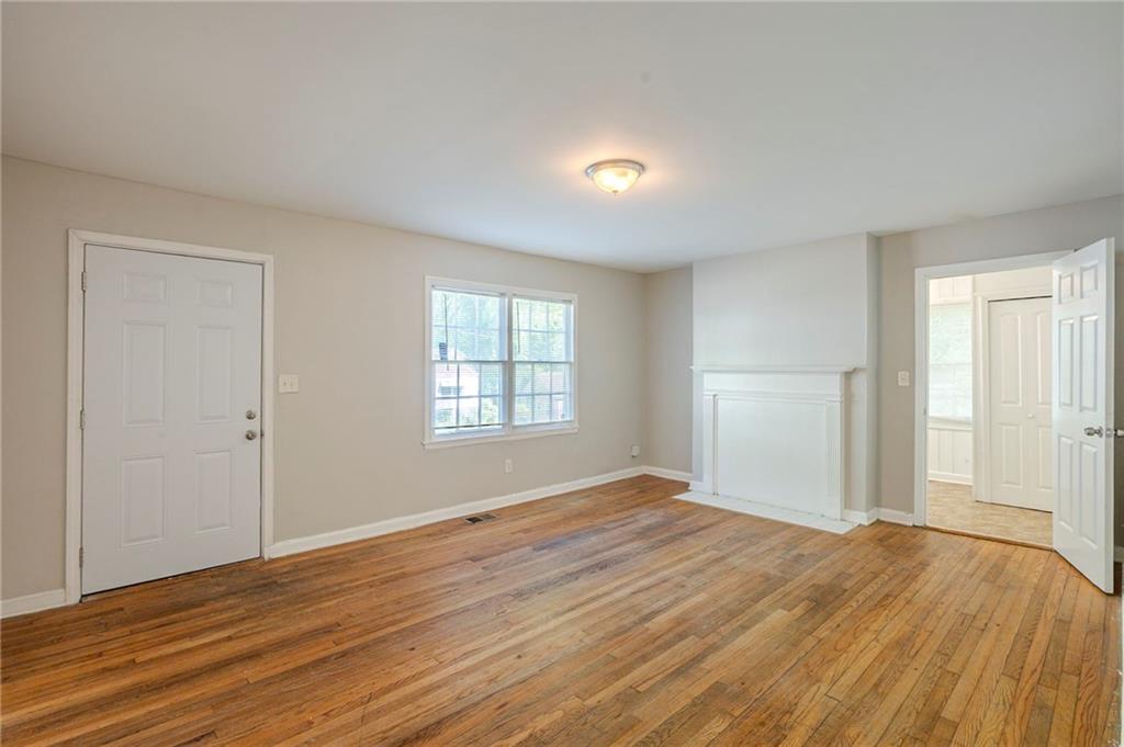 1328 Lockhaven Circle, Atlanta, Georgia image 2