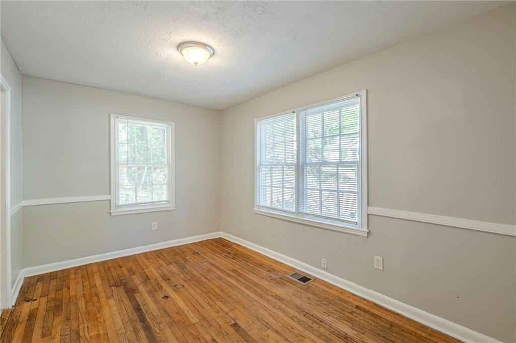 1328 Lockhaven Circle, Atlanta, Georgia image 5