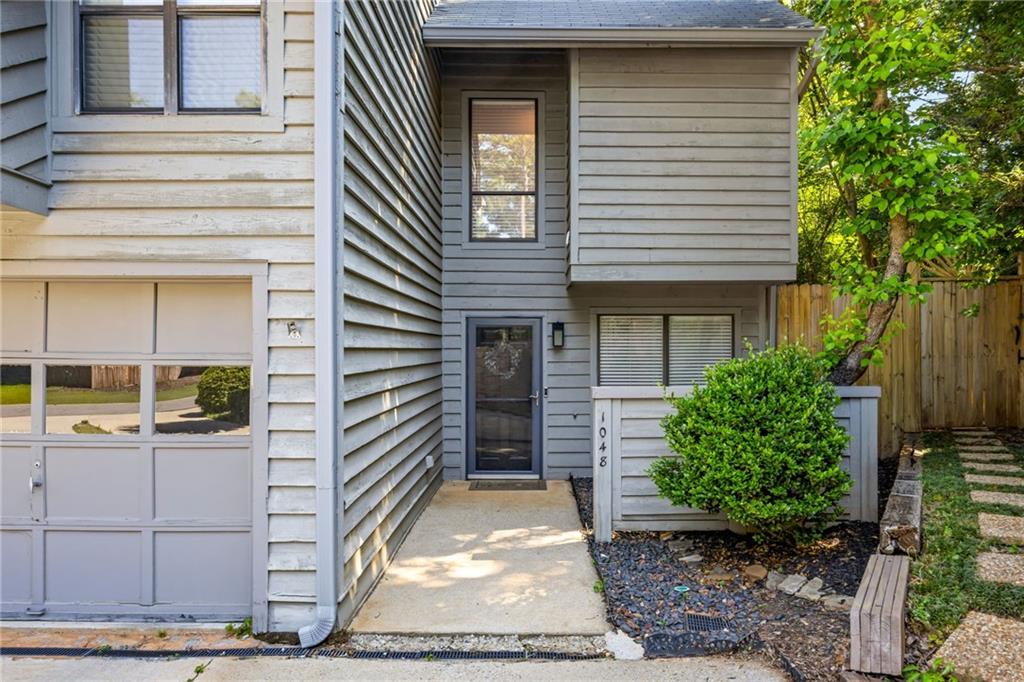 1048 Creatwood Circle SE