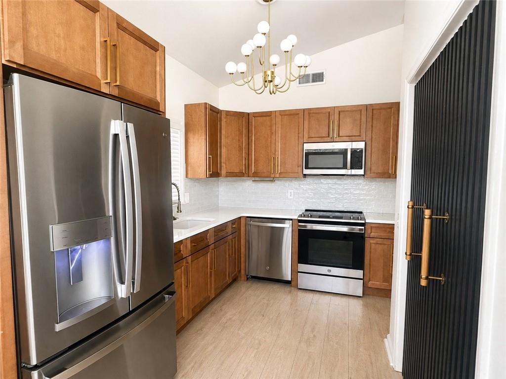 215 Maplewood Drive SW