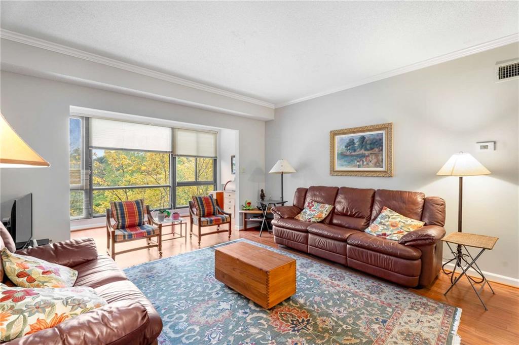 1800 Clairmont Lake A510
