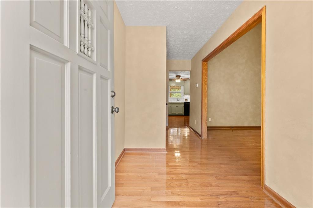 735 Calhoun Road