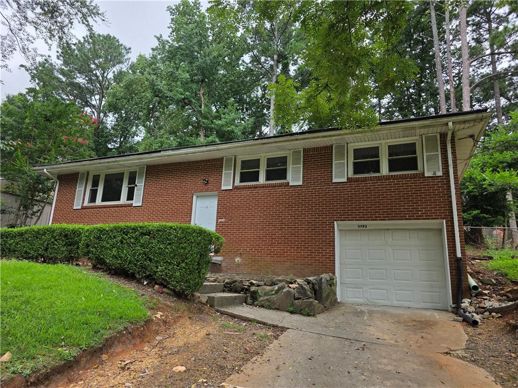 3293 OAKCLIFF Road