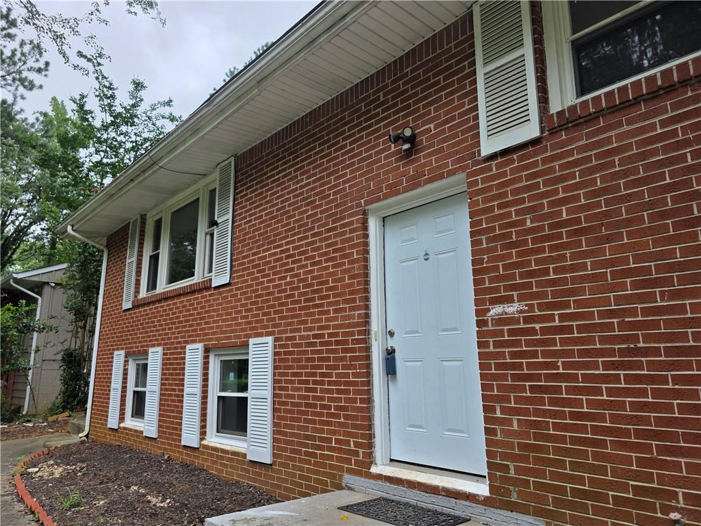 3293 OAKCLIFF Road