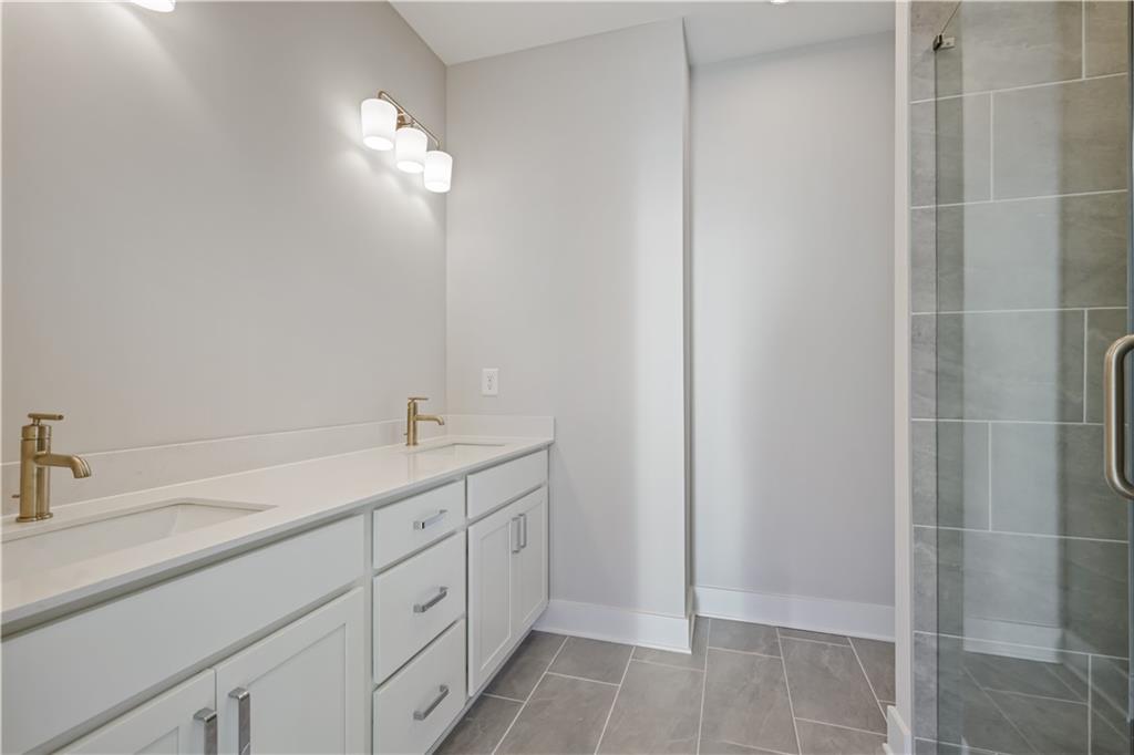 Mackintosh - Residential Lease