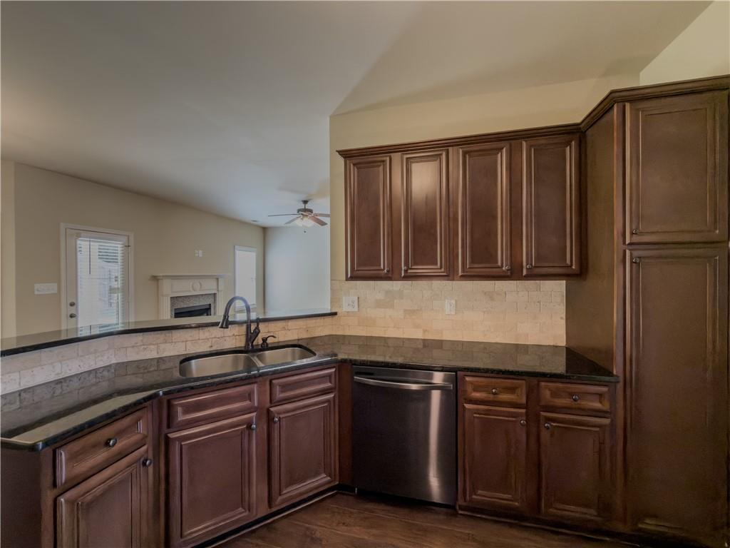 3573 Fallen Oak Drive