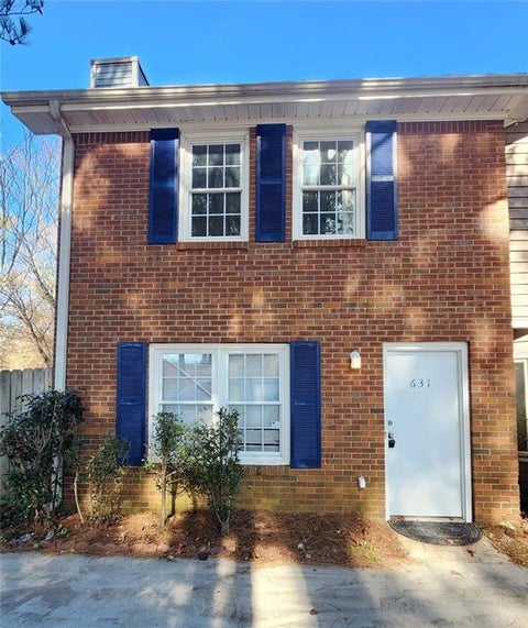 Townhouse For Sale - 631 Hunting Creek Lane<br/> Conyers, GA 30013