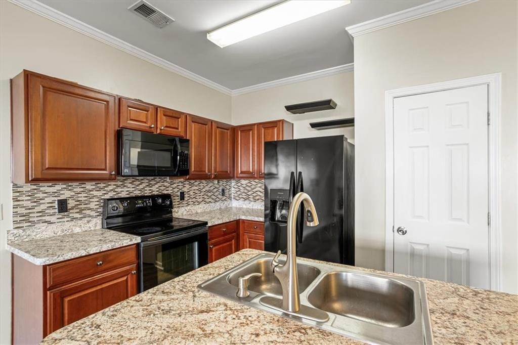 3815 Pleasant Oaks Drive, Lawrenceville, Georgia image 7