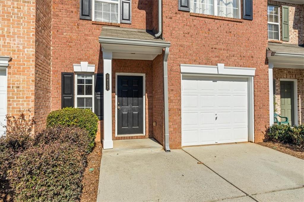 3815 Pleasant Oaks Drive, Lawrenceville, Georgia image 2