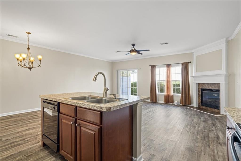 3815 Pleasant Oaks Drive, Lawrenceville, Georgia image 9