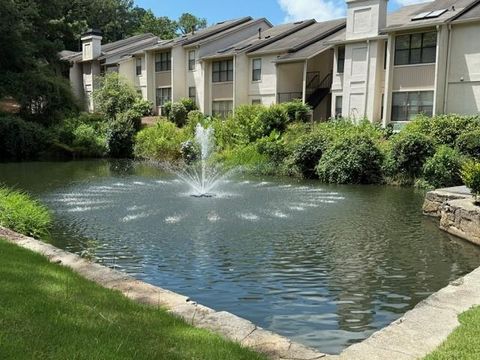 Photo of 2201 Huntingdon Chase Street, Sandy Springs, GA 30350 (MLS # 7599788)