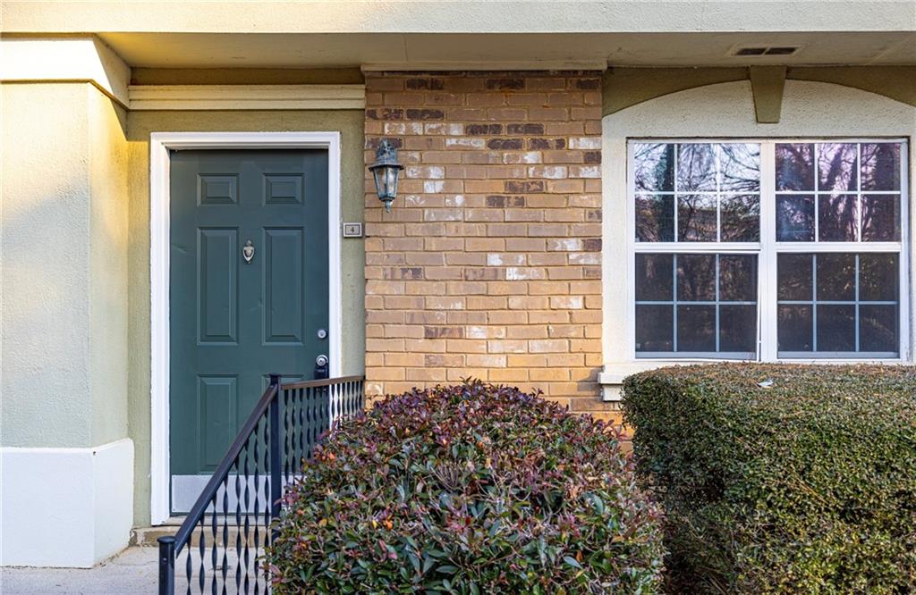 6900 Roswell Road #L4