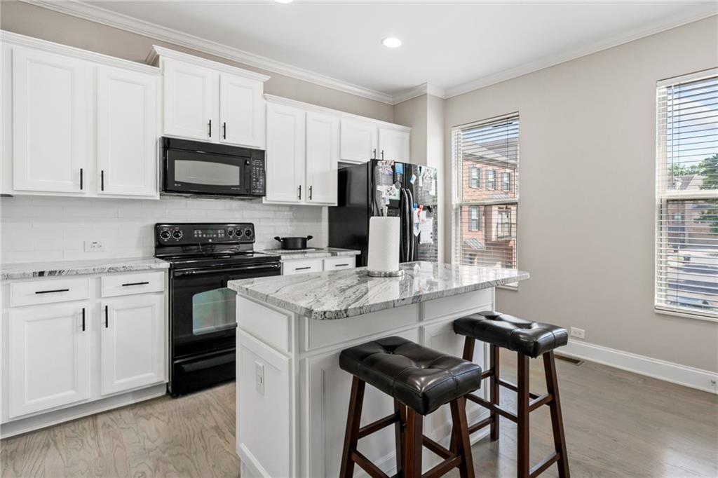 286 Blue Pointe Court
