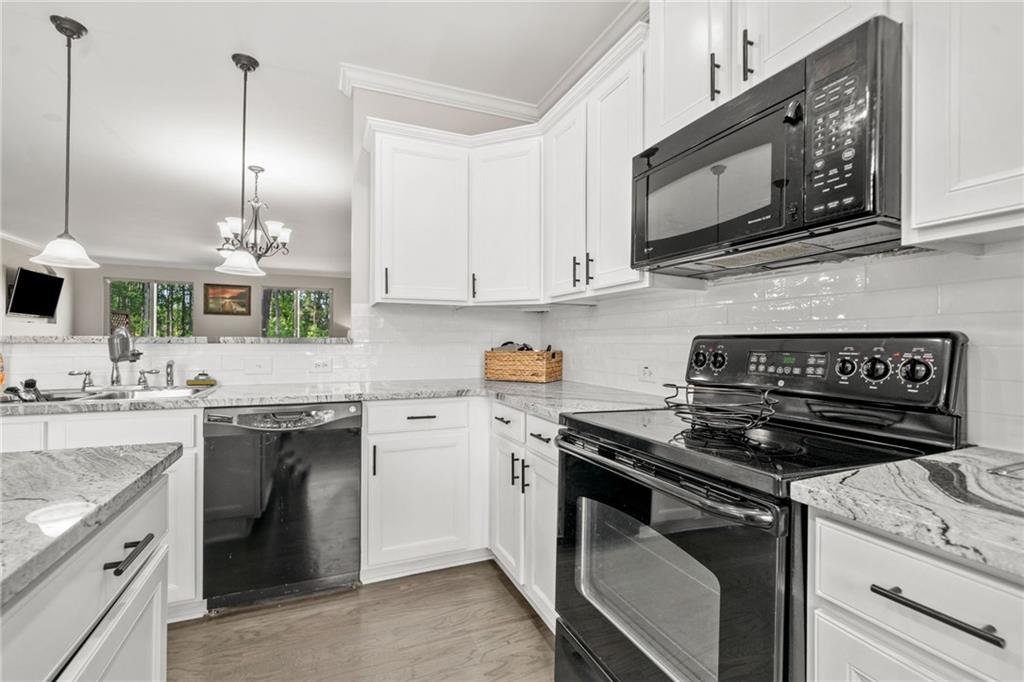 286 Blue Pointe Court