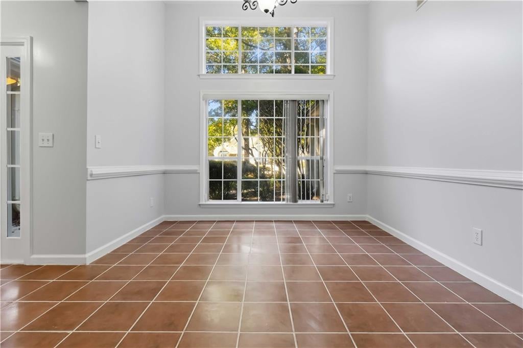 393 Victoria Lane