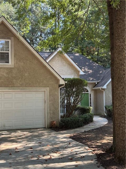 Homes For Sale - 393 Victoria Lane<br/> Stockbridge, GA 30281