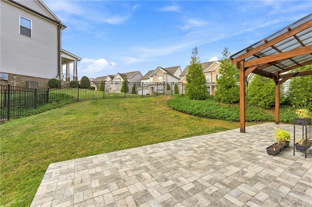 6585 Creekview Circle