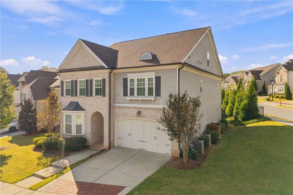 6585 Creekview Circle