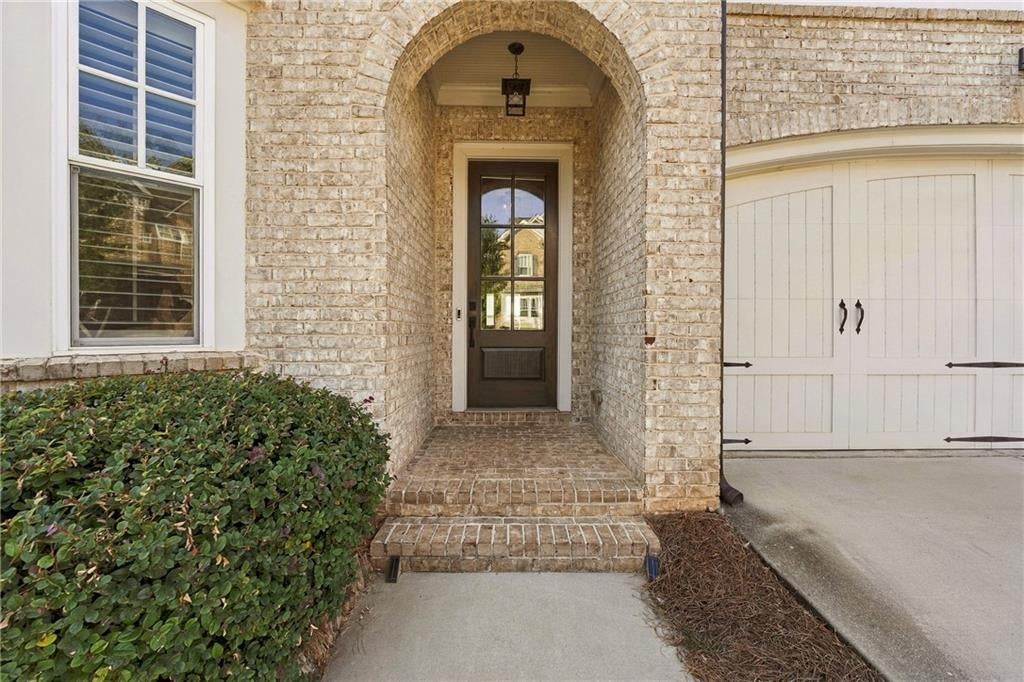 6585 Creekview Circle