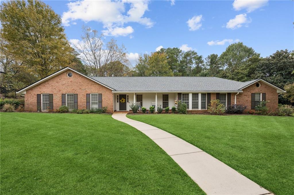 870 Hickory Oak Hollow