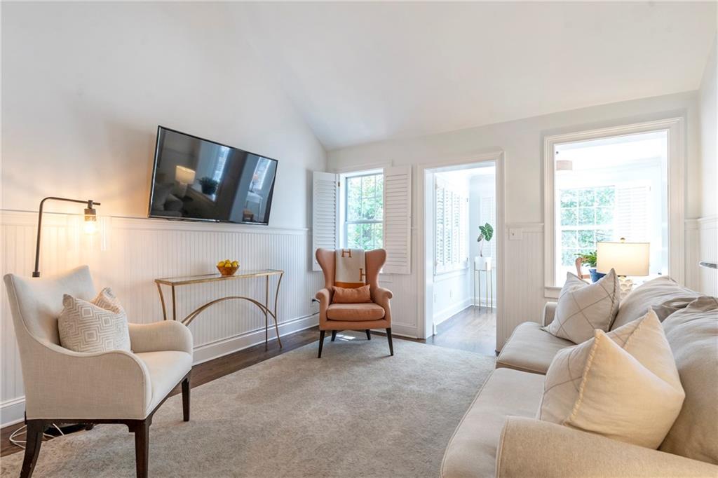 35 Sheridan Drive NE 12