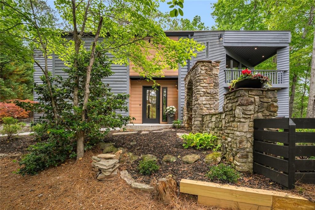 4052 Loch Highland Pass NE