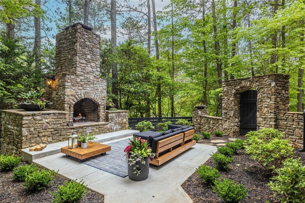 4052 Loch Highland Pass, Roswell, Georgia image 16