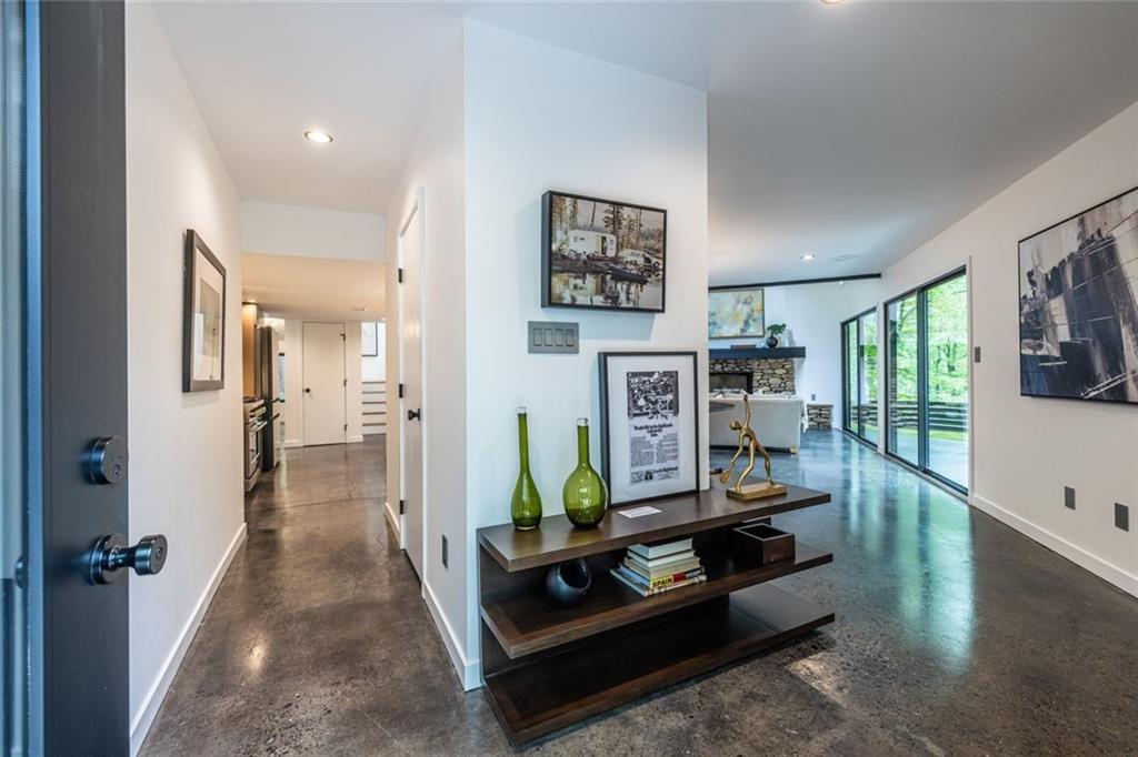 4052 Loch Highland Pass NE