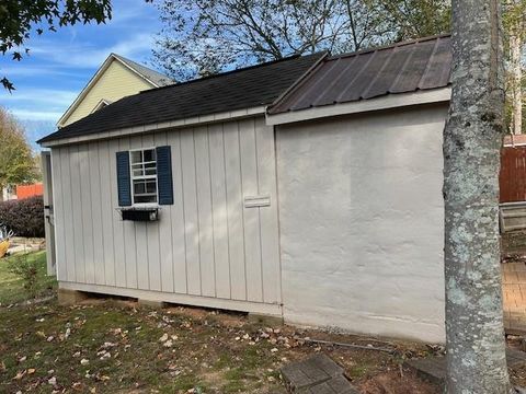 A home in Powder Springs