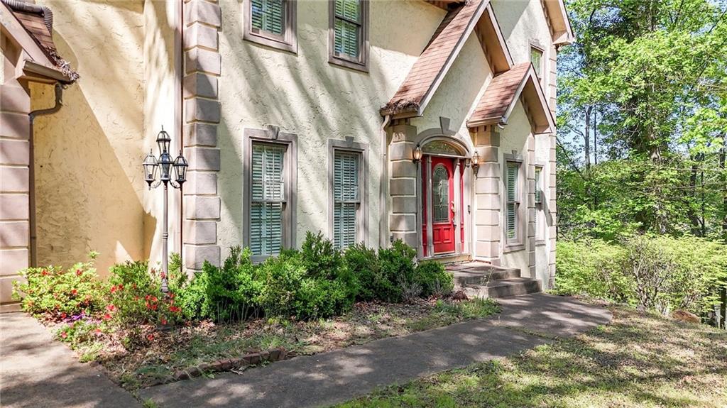 3200 Country Club Court NW