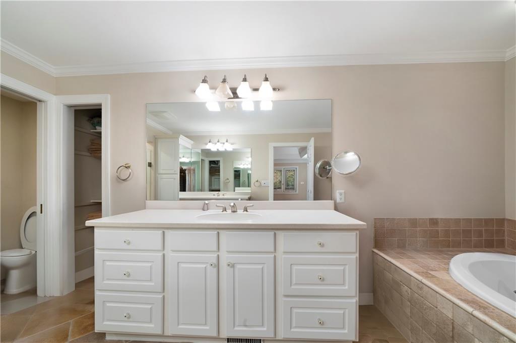 5525 Whitner Drive, Sandy Springs, Georgia image 36