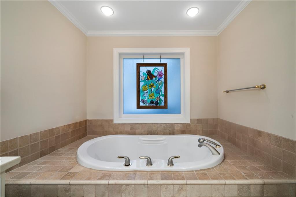 5525 Whitner Drive, Sandy Springs, Georgia image 35