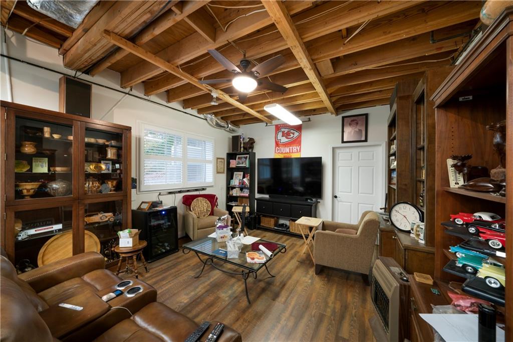 5525 Whitner Drive, Sandy Springs, Georgia image 44