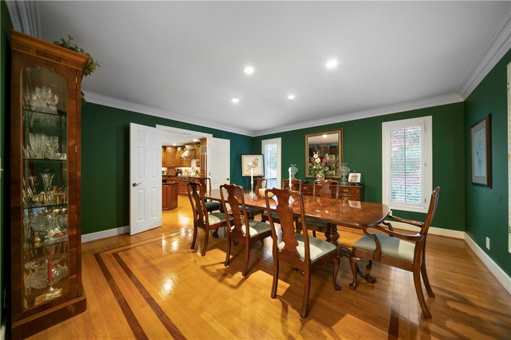 5525 Whitner Drive, Sandy Springs, Georgia image 30