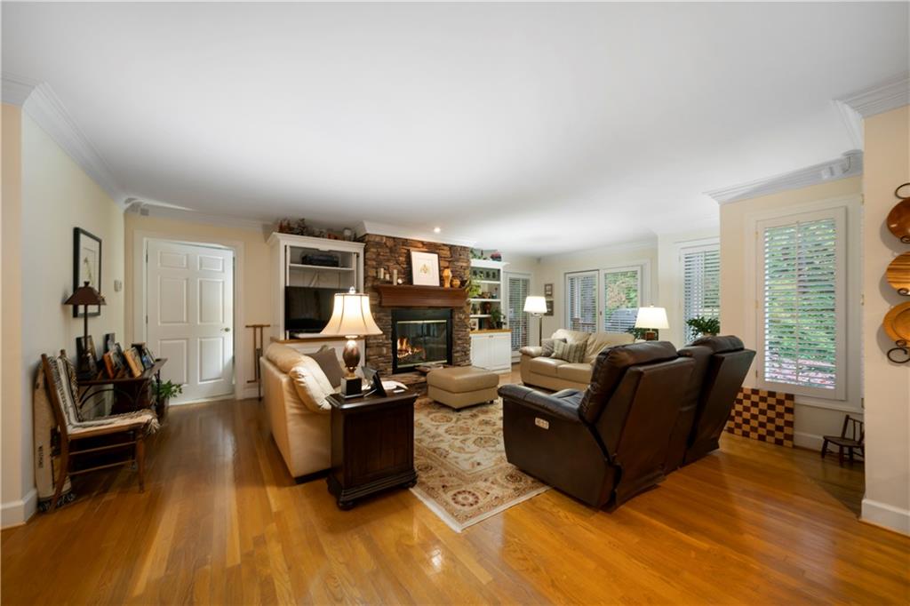 5525 Whitner Drive, Sandy Springs, Georgia image 21