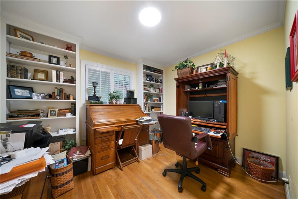 5525 Whitner Drive, Sandy Springs, Georgia image 39