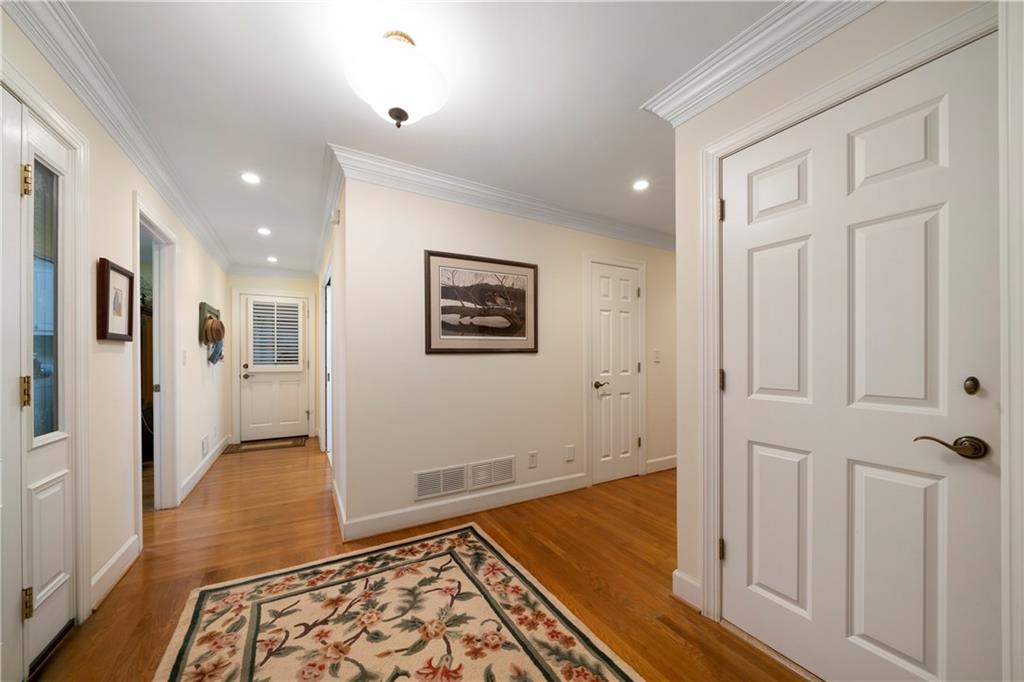5525 Whitner Drive, Sandy Springs, Georgia image 29