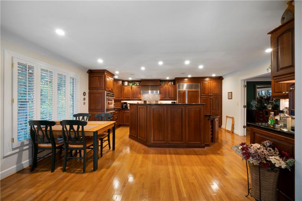 5525 Whitner Drive, Sandy Springs, Georgia image 27
