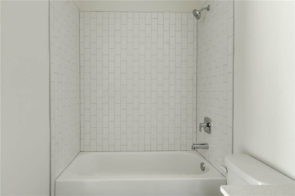 2029 Memorial Drive 34