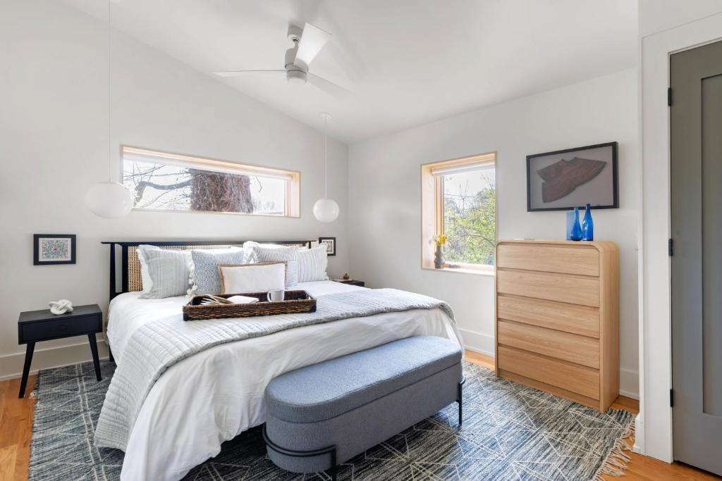 955 Wylie SE 6