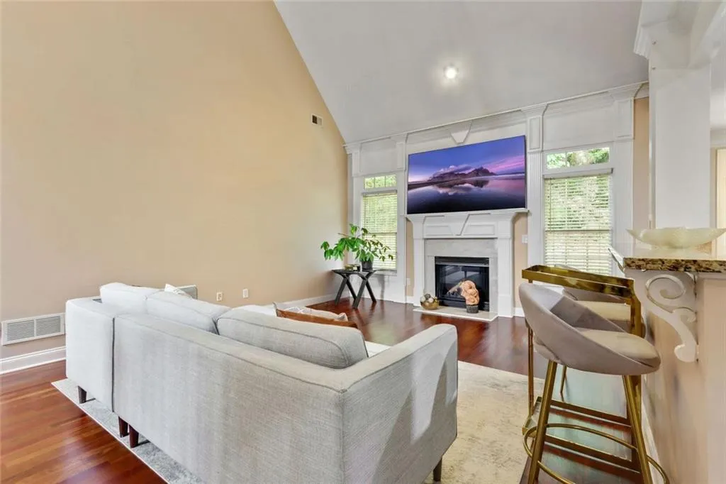 Atlanta, Georgia 30331, United States, 5 Bedrooms Bedrooms, ,4 BathroomsBathrooms,Residential,Active,174517