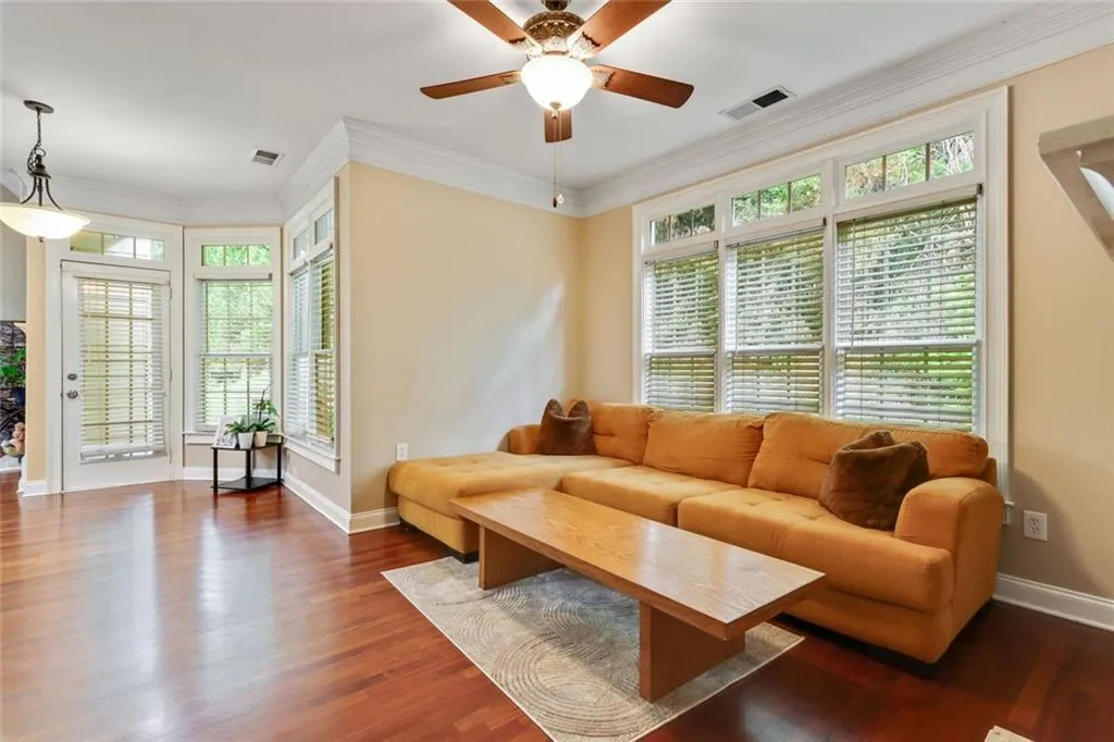 Atlanta, Georgia 30331, United States, 5 Bedrooms Bedrooms, ,4 BathroomsBathrooms,Residential,Active,174517