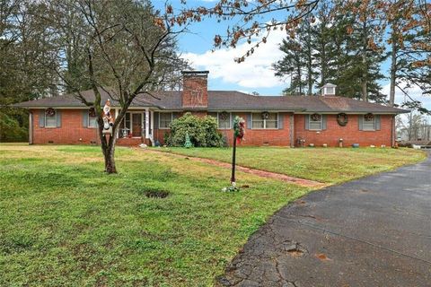 Homes For Sale - 2362 Rugby Lane<br/> College Park, GA 30337