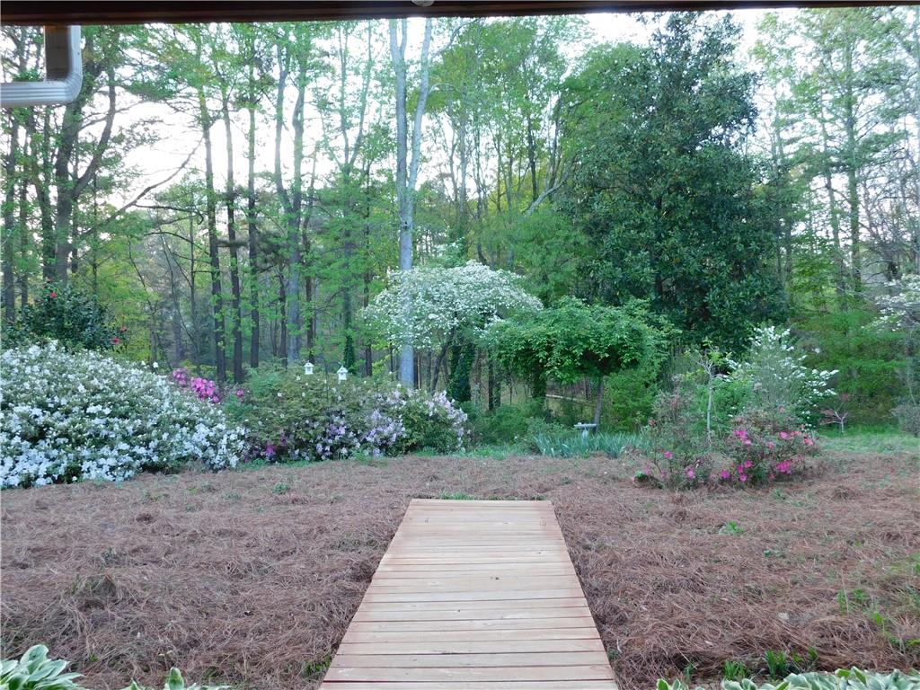 3120 Lakecrest Drive