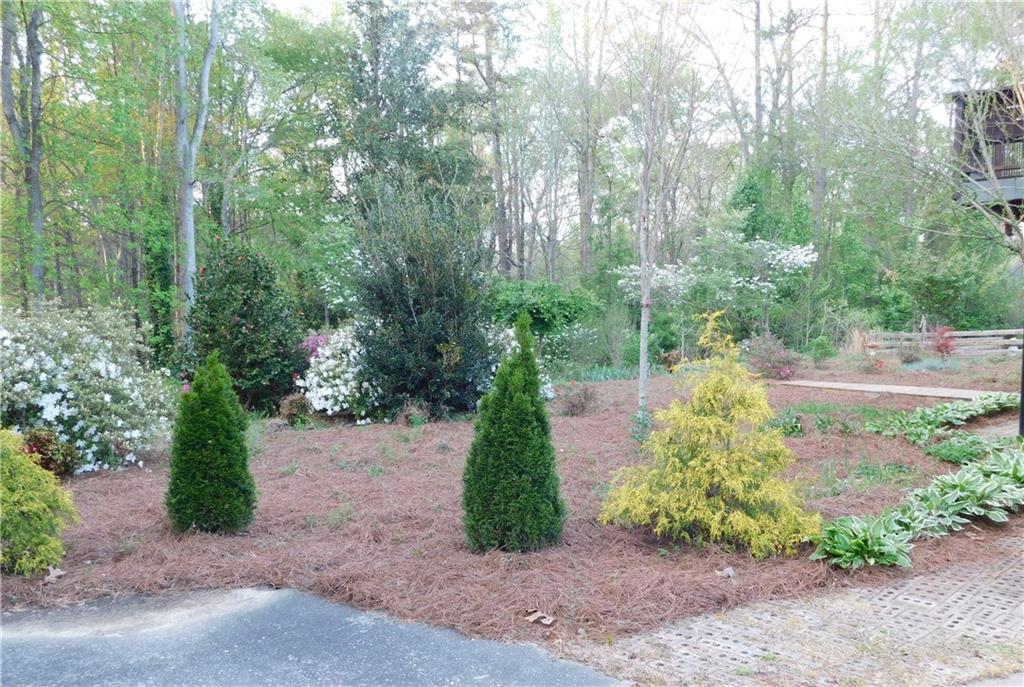 3120 Lakecrest Drive