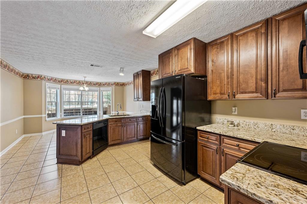 2410 Emerald Drive, Loganville, Georgia image 3