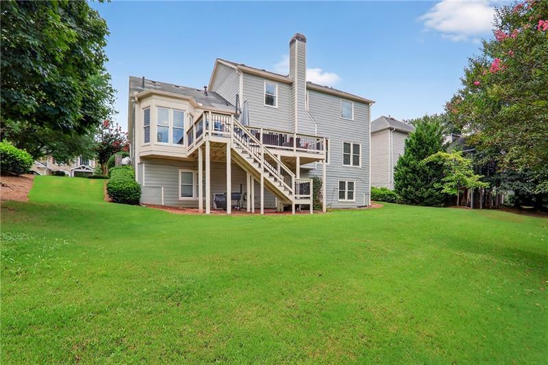 1070 Brockton Close NE